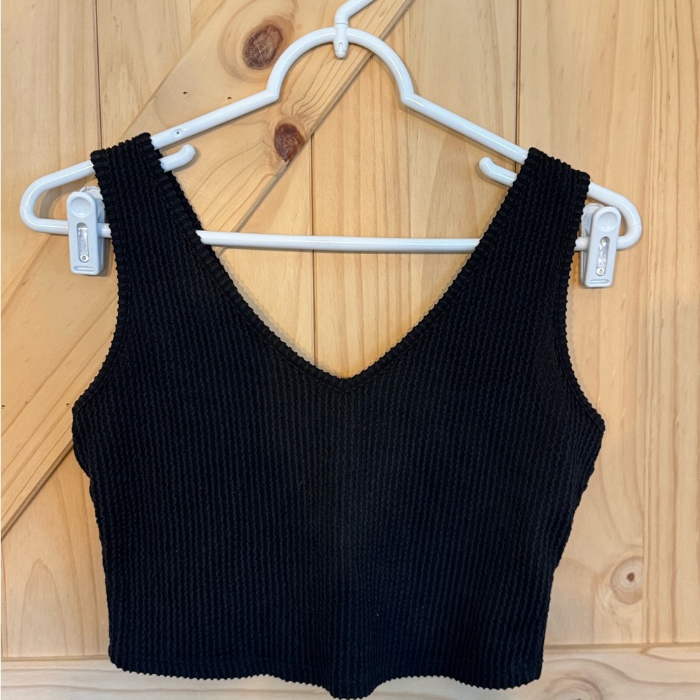 Elegant Black Knit Women's Crop Top and Pants